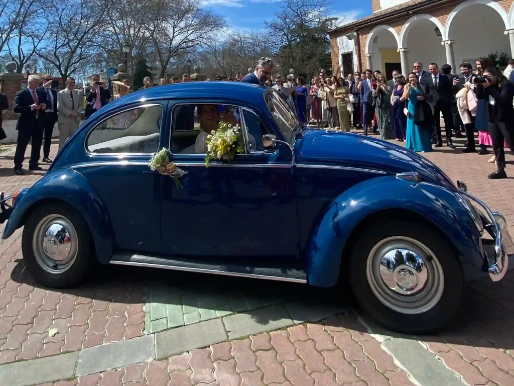 Coche clasico Herby para bodas y eventos