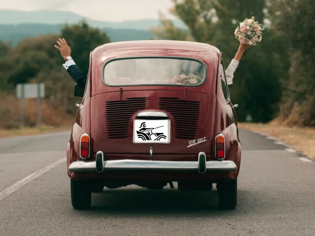 SEAT 600 rojo clasico para alquiler en bodas y rodajes